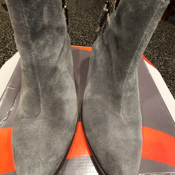 Vionic Naomi Suede Snake-Print Water-Resistant Boots Size 11 - Picture 5 of 9